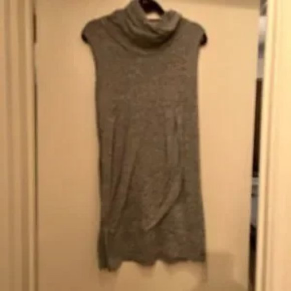 Ripe Maternity Dress – Size Medium – Barely- Worn - Gray and White - Picture 2 of 5